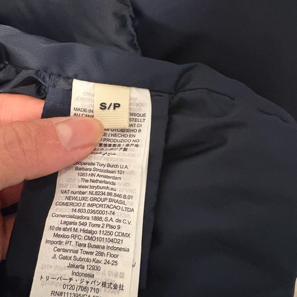 TORY BURCH
Cropped Satin Down Jacket - Picture 9 of 13